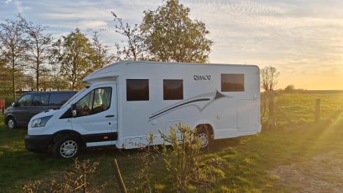 CoBilhome – Rimor Semi-integrated 5P with twin beds