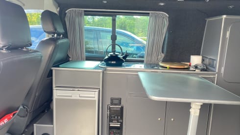 Ronnie – 4 berth Volkswagen campervan 2015