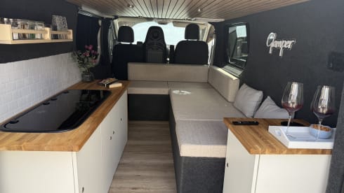 TZM – Campervan Vauxhall Vvaro a 2 posti letto, passo lungo, dal 2026