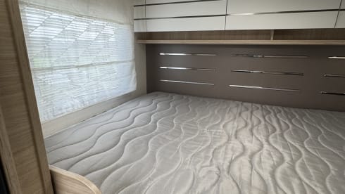 Chausson teilintegriertes Wohnmobil für 5 Personen