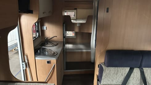 Fiat Ducato Chausson - camping-car très spacieux pour 7 personnes