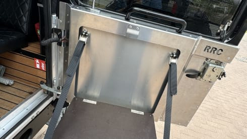 Silver Bullet Defender – 2p Land Rover bus from 2012