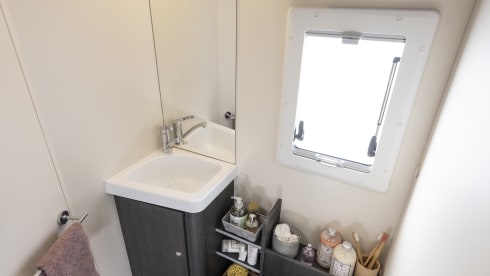 2026 Reg Island Bed Automatic 4 Berth Motorhome