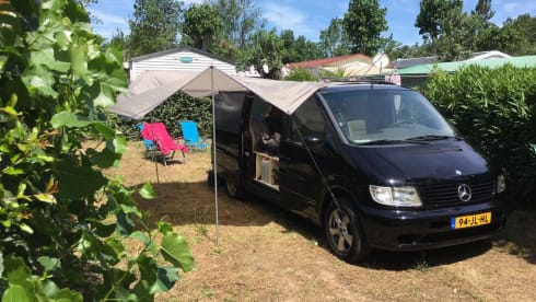 2p Mercedes-Benz campervan from 2001