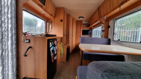Deaf Dream Camper  – 3p Ford alcove from 1993