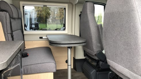 Peugeot – Camper van 6.4