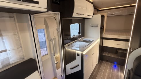 Superdeluxe Motorhome Automaat met krachtige motor
