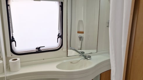 Lunar champ – 5 berth Fiat alcove from 2004
