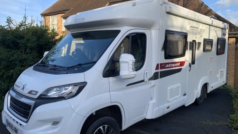 Autoquest 196 – Autoquest 196 motorhome 6 berth (delivery and pick up available)