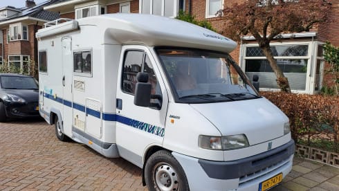 4p Chausson semi-integrated uit 1999