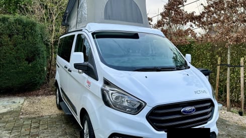 Campervan (2 to 4p) with bicycle rack (Ford Transit Bürstner Copa 500) 