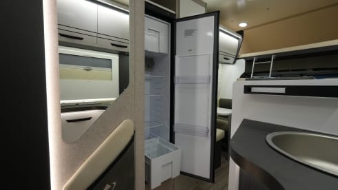 2. Ford Glamys 322 for 6 persons (model 2025)