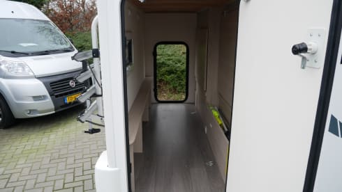 Chausson C656 Alcove, 6 Seats/Berths