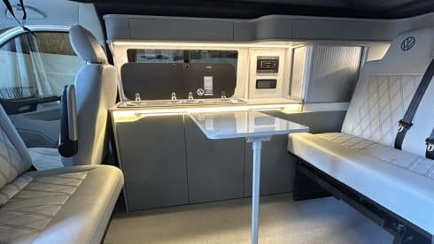 Walter – 4 berth Volkswagen campervan from 2018