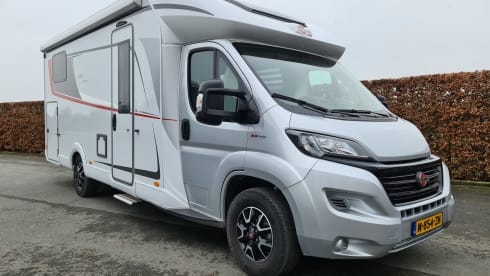 N854ZH – Very luxurious Burstner Lyseo Privilege 728 G length bed | miles free!