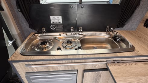 4berth new camper  – Hamish, de VW camper met 4 slaapplaatsen! Verzekering inbegrepen in de prijs!
