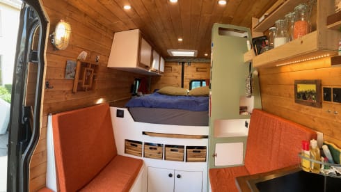 Canela  – 3p Mercedes-Benz campervan uit 2017