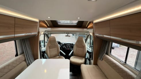 “ Dushi “ – Adria Matrix Axess 590ST compact, semi-integral from 2020