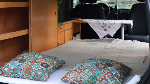 Volkswagen t5 campervan 