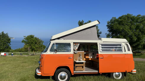 Blossom – 'Blossom' VW T2 Westfalia 1972 Campervan