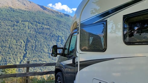 Knaus sky wave 700 MEG