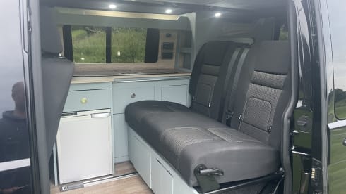 Vincent vangooo – 4 berth Volkswagen campervan from 2020