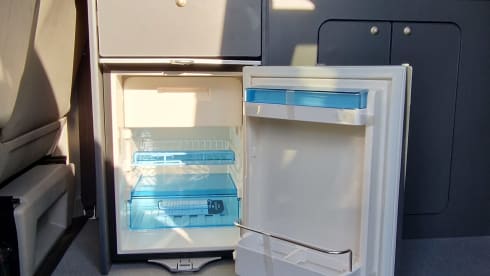 Pando  – VW T5 campervan 4 birth with deisel heater