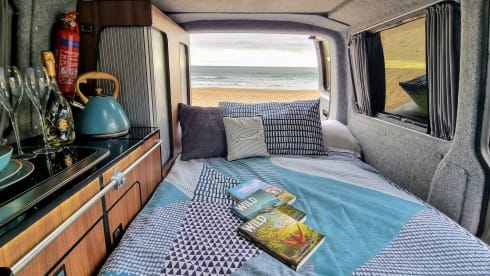 Barbarella – 4 Berth Cosy VW T5 Campervan 