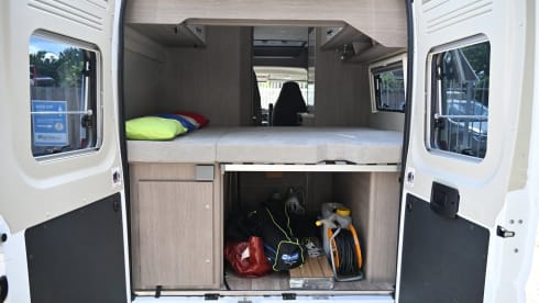 4p Pössl bus uit 2019