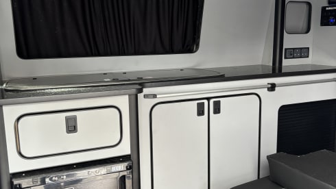 Doris – Découvrez Eleri - un camping-car Ford 4 places de 2017