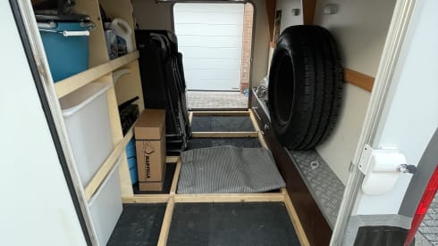 Sun traveller – Very neat and complete 6p Knaus alcove built in 2005 with air conditioning