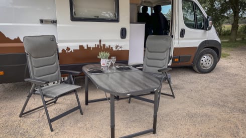 Gerrit – 2p Peugeot bus from 2019