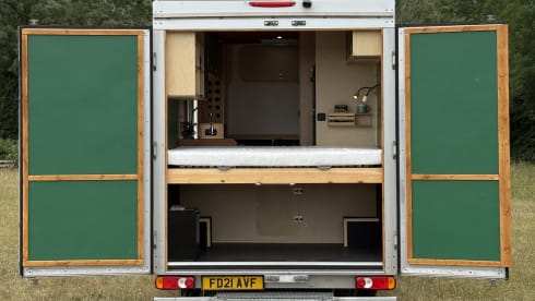Evergreen – Luxury Off-Grid Campervan
