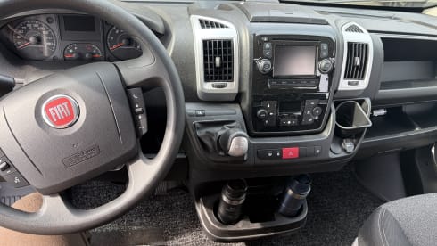 Mary Jane II – 2-seater Fiat bus from 2026