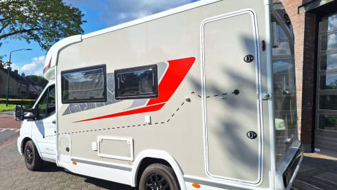 Fully equipped Challenger 250 Graphite Premium from 2022 - 2+2p