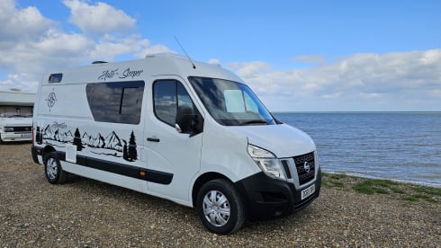 Gala – 4 berth Nissan bus from 2016