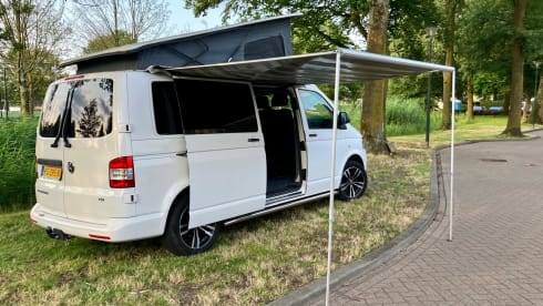 4p Volkswagen bus from 2014