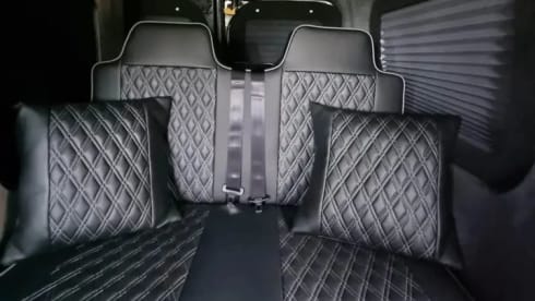 Vauxhall vivaro  – 4 berth Vauxhall vivaro campervan from 2018