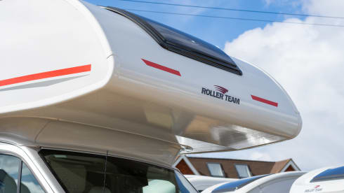 UWZ – Rollerteam Zefiro 675 | 6 Berth Motorhome | Festivals & Family Holidays