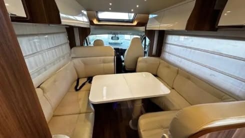Genieten vol luxe !  – Geniet van alle luxe en gemak in deze prachtige familie camper 