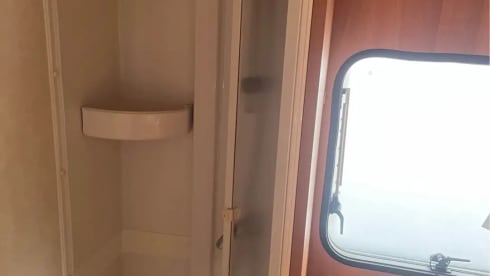Huisje op wielen – 4p Fiat alcove from 2009