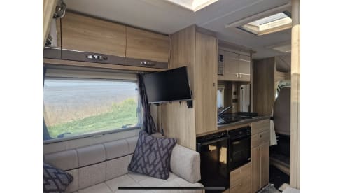 Rent & Drive! – 2 berth Peugeot Compact motorhome 2018
