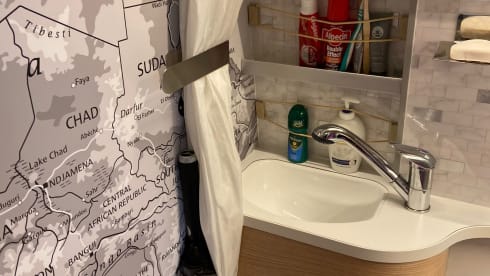 Batvan – Grote luxe Hymer-camper met 5 slaapplaatsen uit 2021