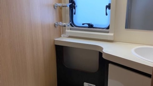 Our cozy home on wheels – 4p McLouis Sovereign semi-integrated from 2022