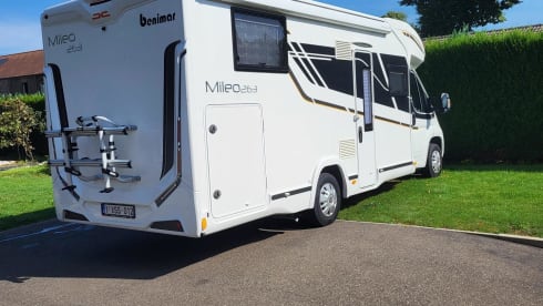 Ons huisje op wielen – 5p Benimar semi-integrated from 2019