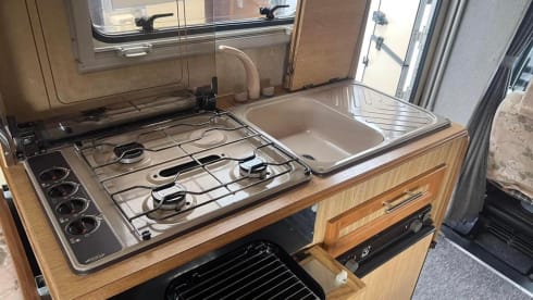 SEF – 4 berth Peugeot alcove from 1997