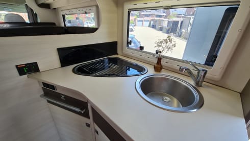 Luxe Familiecamper – Luxury Family Camper, Sleeps 6, Air Conditioning, Wifi