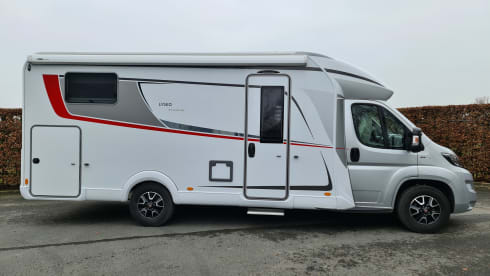 N854ZH – Very luxurious Burstner Lyseo Privilege 728 G length bed | miles free!