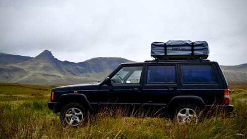 Jeep Cherokee 2.5L off grid