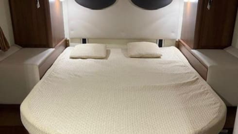 Complete 3p McLouis semi-integrated from 2013 with split air conditioning